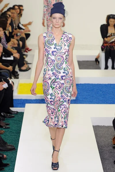 Look 10